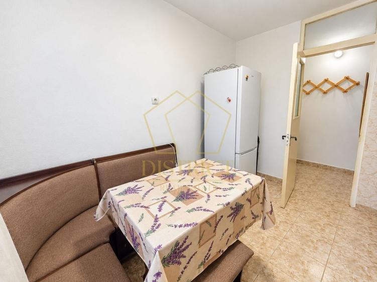 Apartament cu 2 camere semidecomandat, mobilat în Complex Studențesc