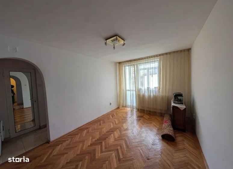 Apartament cu 3 camere în Dărmănești