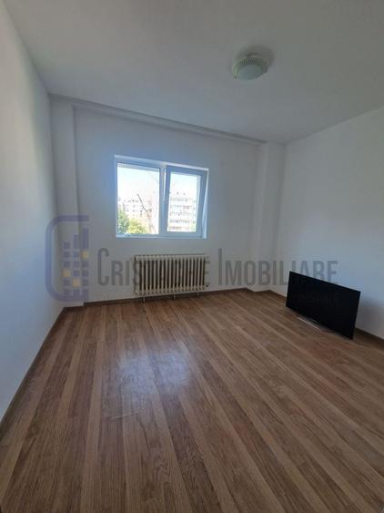 Apartament cu 3 camere decomandat, mobilat în Tineretului