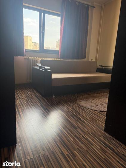 Apartament cu 3 camere decomandat în Tineretului