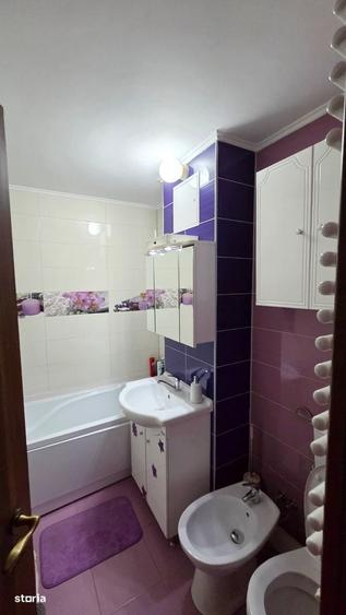 Apartament cu 3 camere decomandat în Aradului