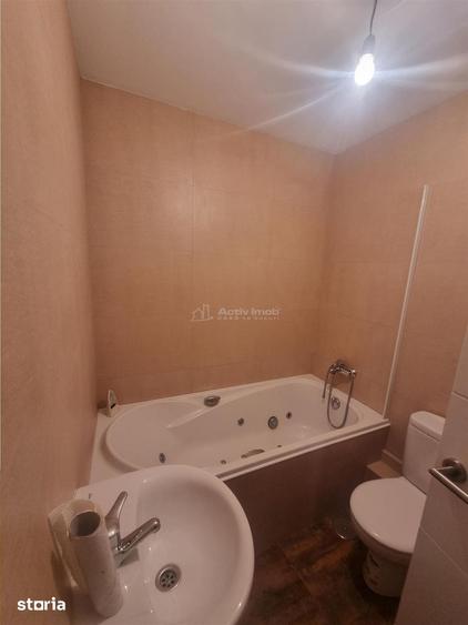 Apartament cu 5 camere decomandat în Central