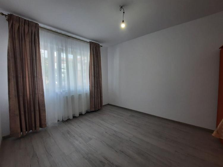 Apartament cu 2 camere semidecomandat în Precista