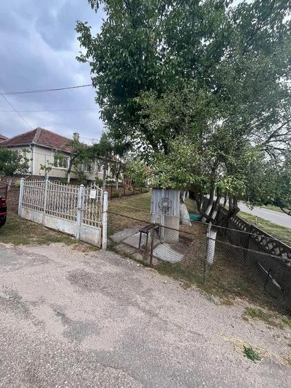 Casă cu 4 camere cu Teren 3000 Mp în Chieșd