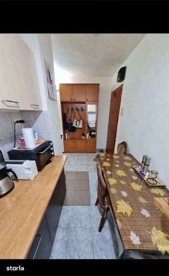 Garsonieră decomandată în Lipovei