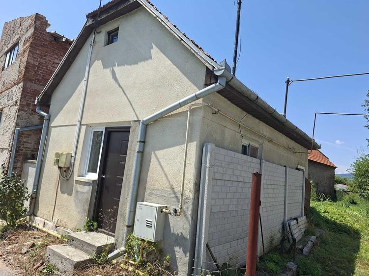 Casă cu 4 camere în Sântuhalm