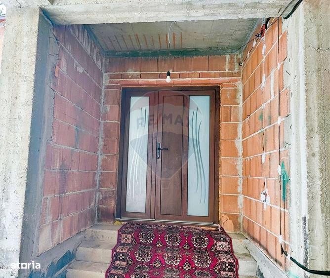 Casă cu 4 camere cu Teren 300 Mp în Central