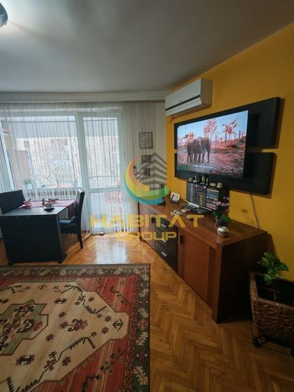 Apartament cu 3 camere semidecomandat, mobilat în Tineretului