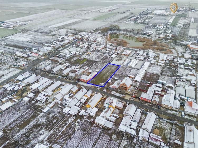 Teren Construcții intravilan de 1400 mp, în Central