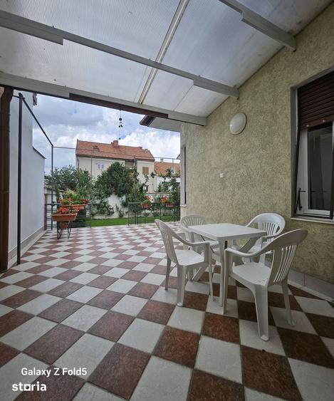 Casă cu 4 camere cu Teren 350 Mp în Ultracentral