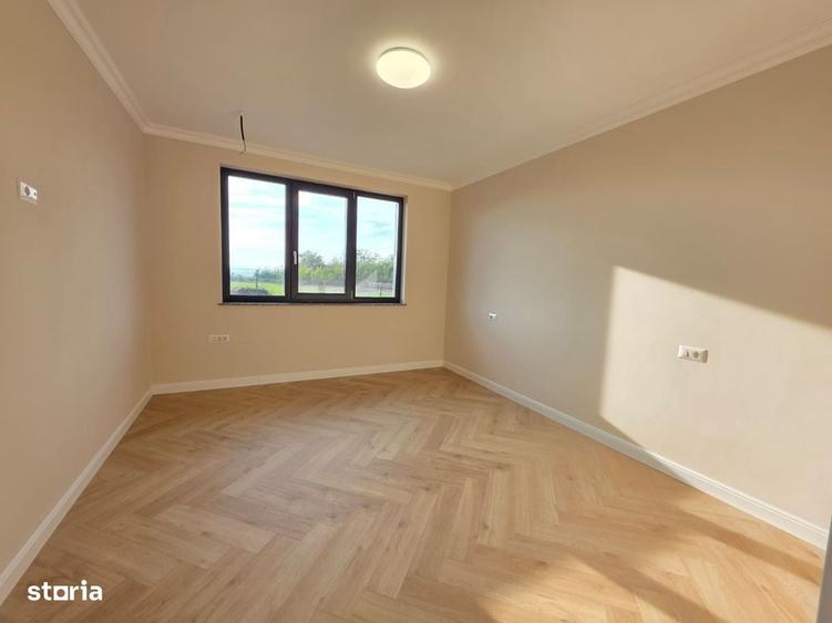 Casă cu 4 camere în Cordun