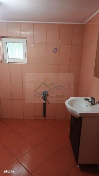 Casă cu 4 camere cu Teren 1700 Mp în Horodnic