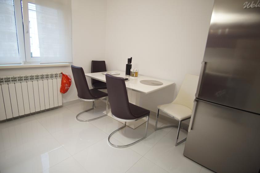 Timpuri Noi Nerva Traian 3 Camere Lux Loc Parcare Contract ANAF Renovat recent - 2