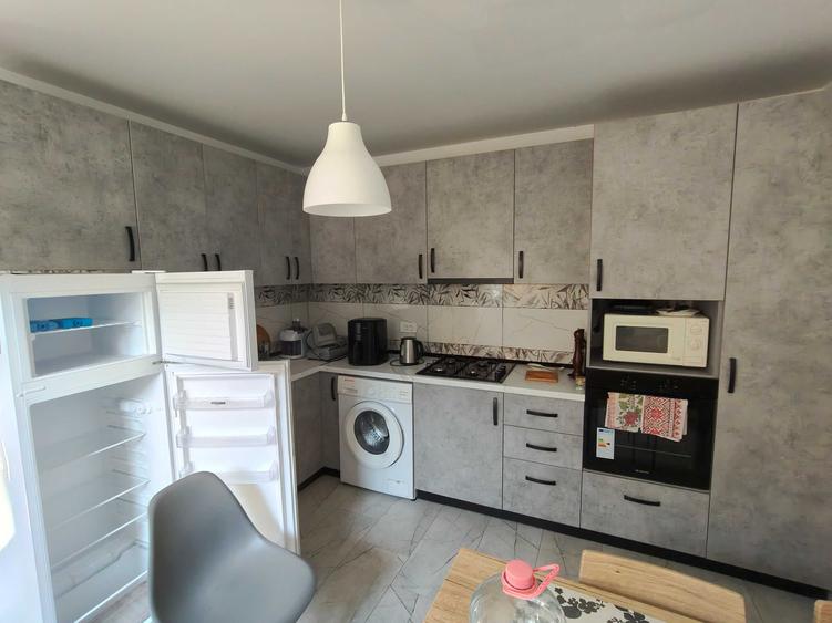 Casă cu 3 camere cu Teren 200 Mp în Central