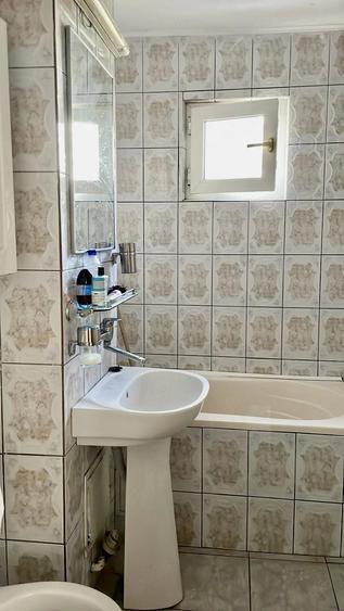 Apartament cu 3 camere semidecomandat în Plantelor