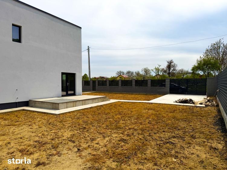 Casă cu 4 camere cu Teren 499 Mp în Mărăcineni
