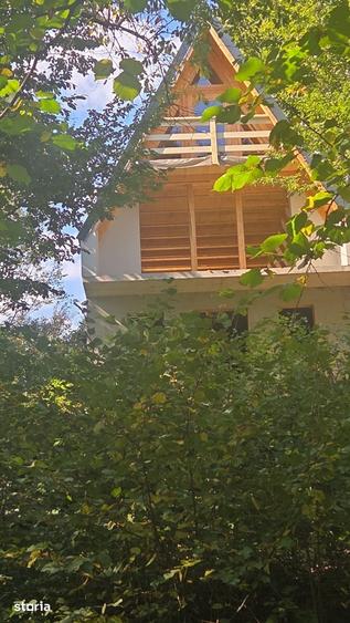 Casă cu 2 camere cu Teren 30 Mp în Baia Sprie
