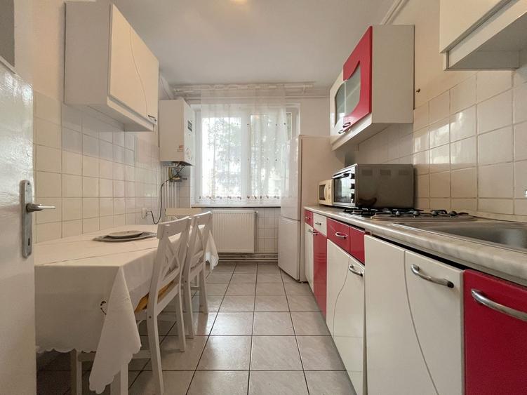 Apartament cu 2 camere semidecomandat, mobilat în Tipografilor
