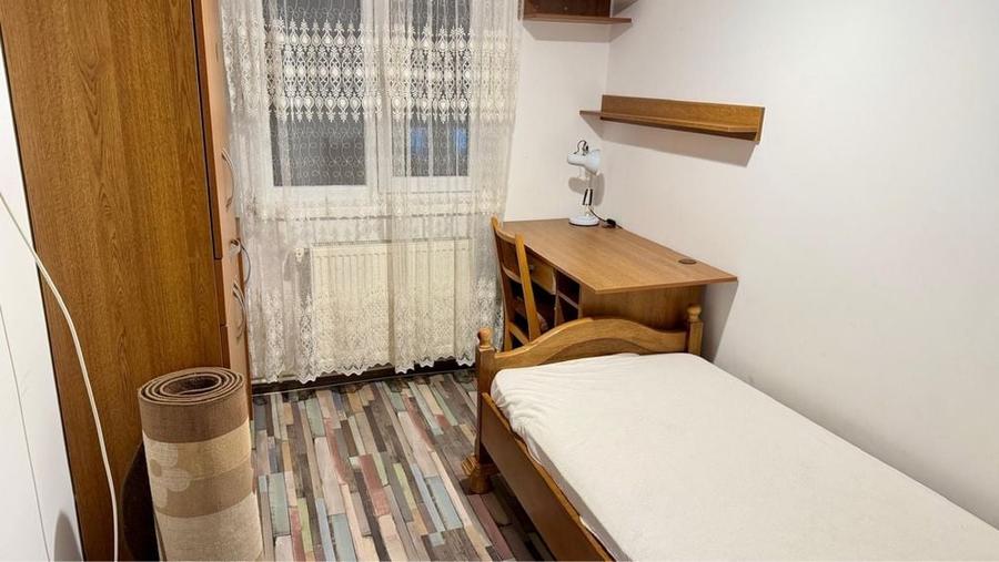 Apartament cu 3 camere nedecomandat în Central