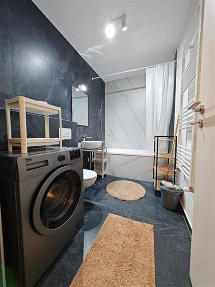 Apartament cu 2 camere decomandat, mobilat în Tractorul