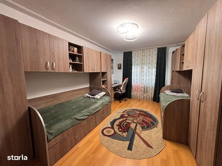 Apartament cu 2 camere decomandat în Vasile Aaron