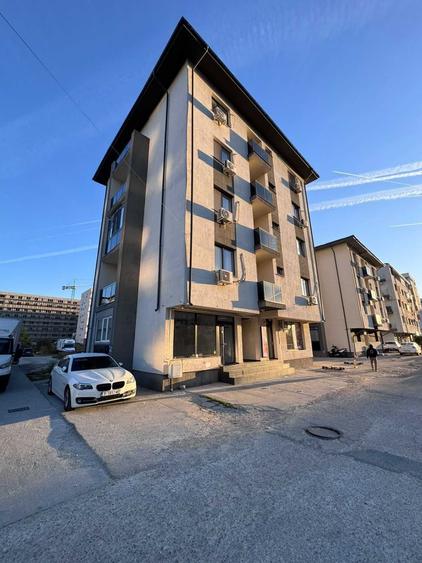 Garsonieră decomandată în Roșu