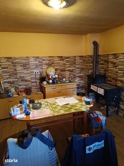 Casă cu 5 camere cu Teren 2037 Mp în Chirpăr