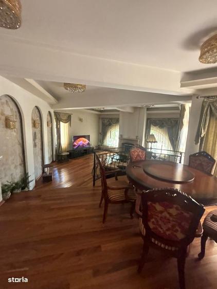 Casă cu 4 camere în Central