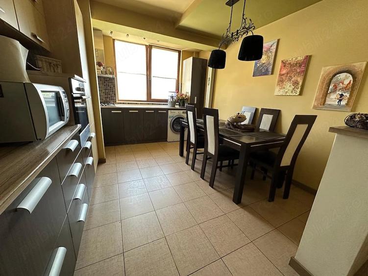 Apartament cu 3 camere decomandat în Centru Civic