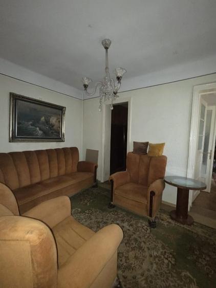 Casă individuală cu 5 camere cu Canalizare în Obor