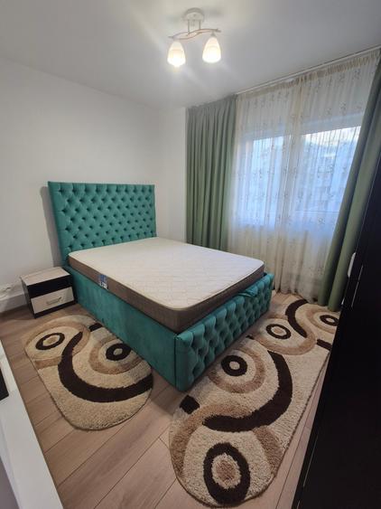 Apartament cu 3 camere decomandat în Mărgeanului