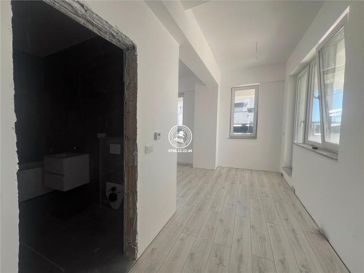 Apartament cu 4 camere decomandat în Galata