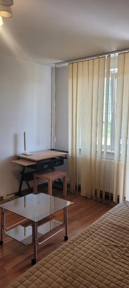 Apartament cu 2 camere semidecomandat în Armeneasca