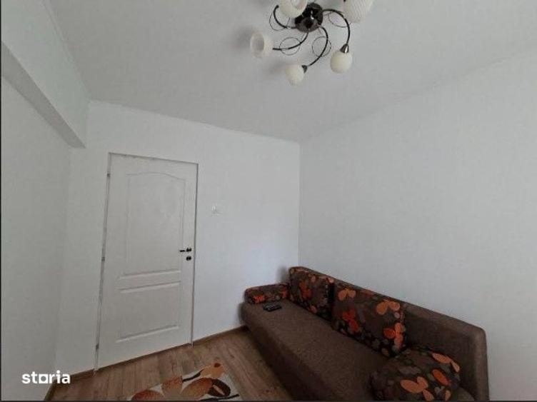 Apartament cu 3 camere decomandat în Florești