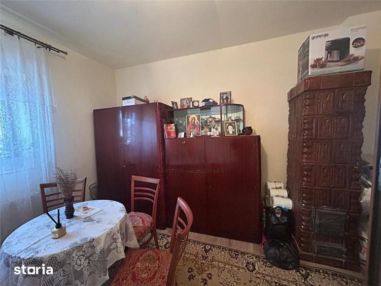Casă cu 3 camere cu Teren 933 Mp în Sânmihaiu Român