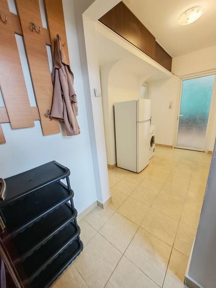 Apartament cu 2 camere semidecomandat în Mihai Bravu