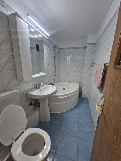 Apartament cu 4 camere decomandat în Timpuri Noi