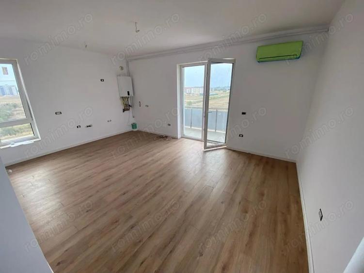 Apartament cu 3 camere semidecomandat în Giroc