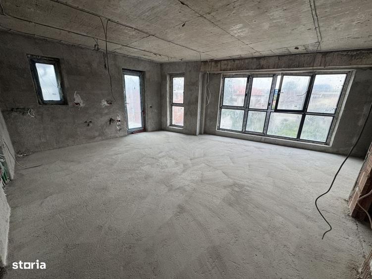 Apartament cu 3 camere în Tineretului
