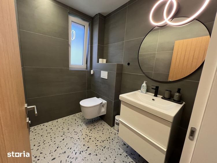 Casă cu 5 camere cu Teren 300 Mp în Central