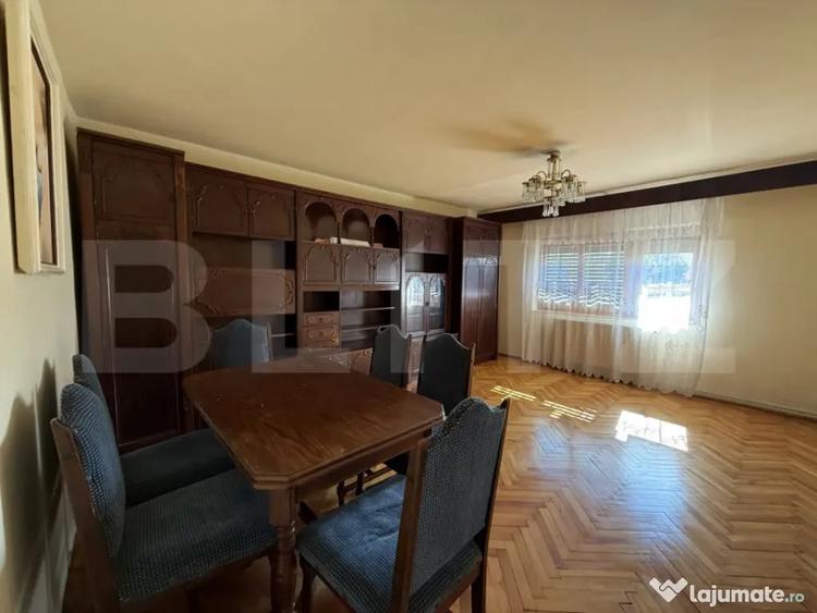 Apartament cu 3 camere decomandat în Central