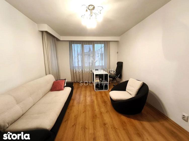 Apartament cu 5 camere decomandat în Traian