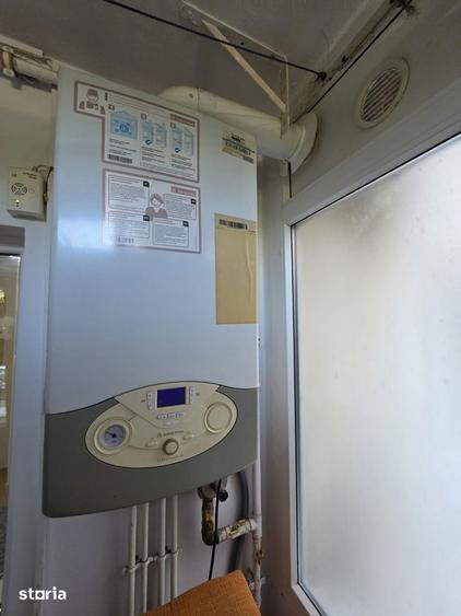 Apartament cu 3 camere decomandat în Titan