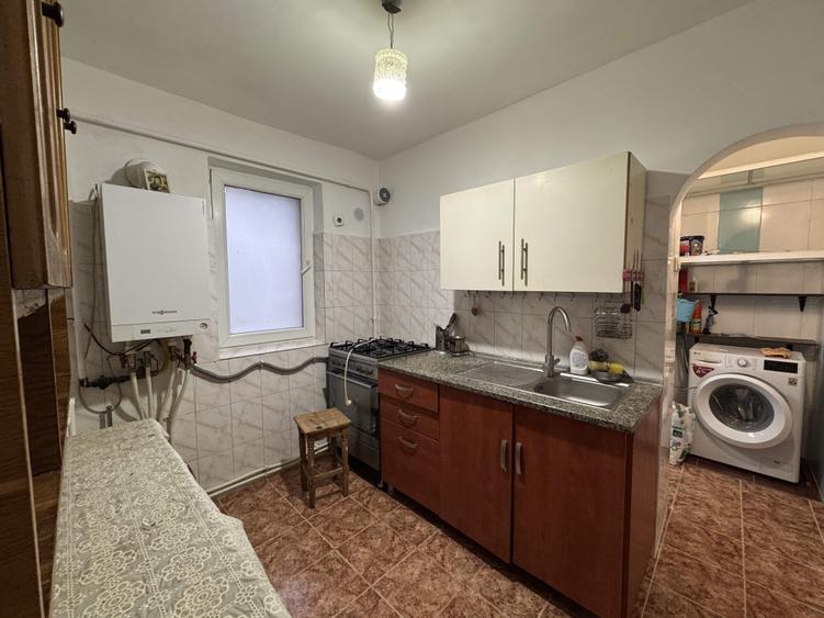 Apartament cu 2 camere decomandat în Central