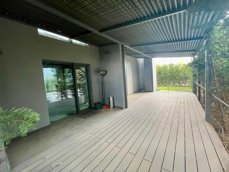 Apartament cu 3 camere semidecomandat în Aviației