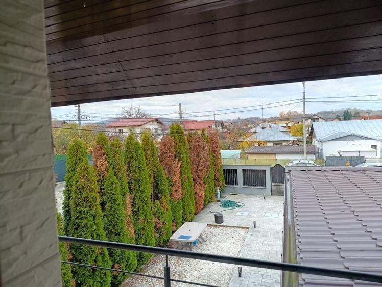 Casă cu 4 camere în Central
