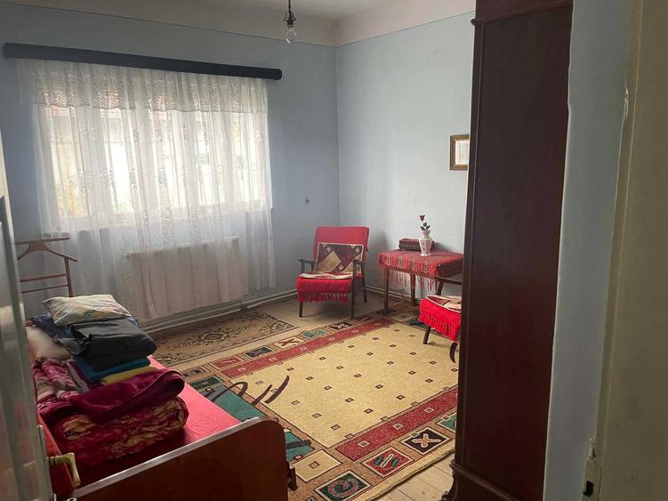 Casă cu 4 camere cu Teren 625 Mp în Central