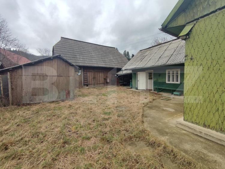 Casă individuală cu 4 camere cu Garaj în Putna