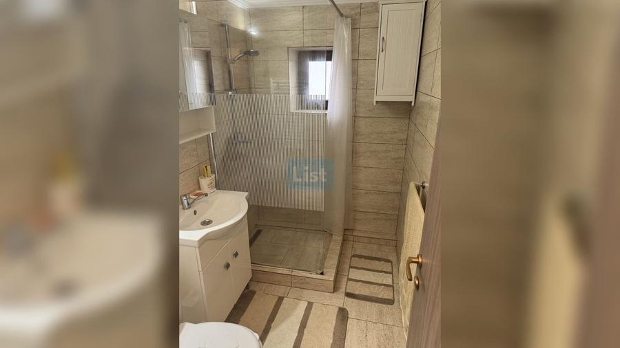 Apartament cu 4 camere decomandat, mobilat în Central