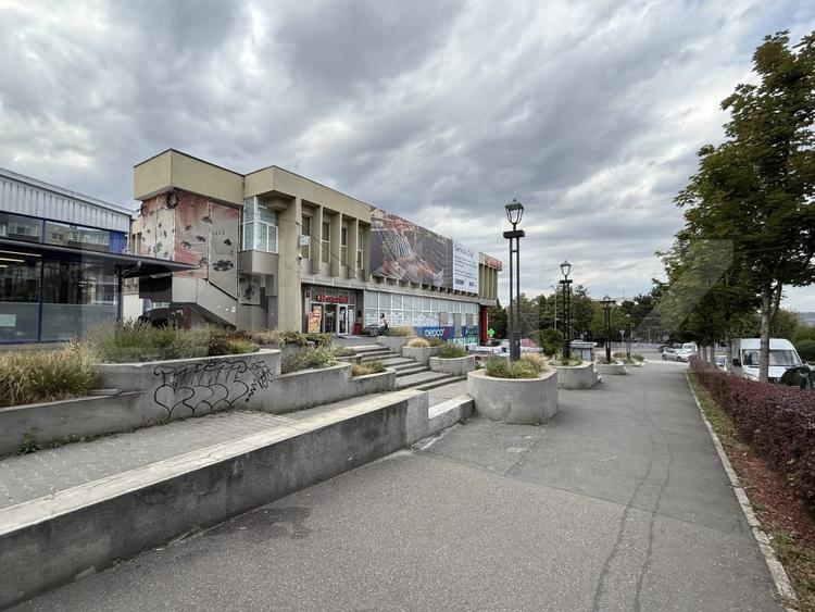 Apartament cu 2 camere decomandat, mobilat în Zorilor